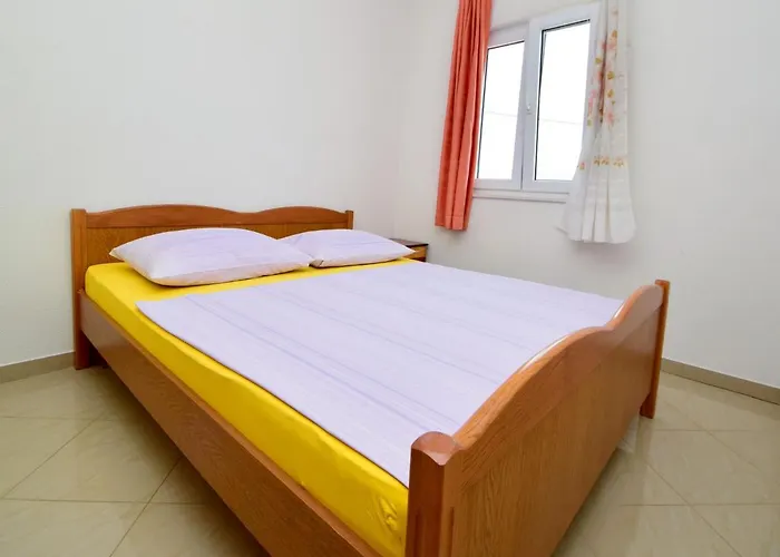 Apartment Vinka-1 By Interhome